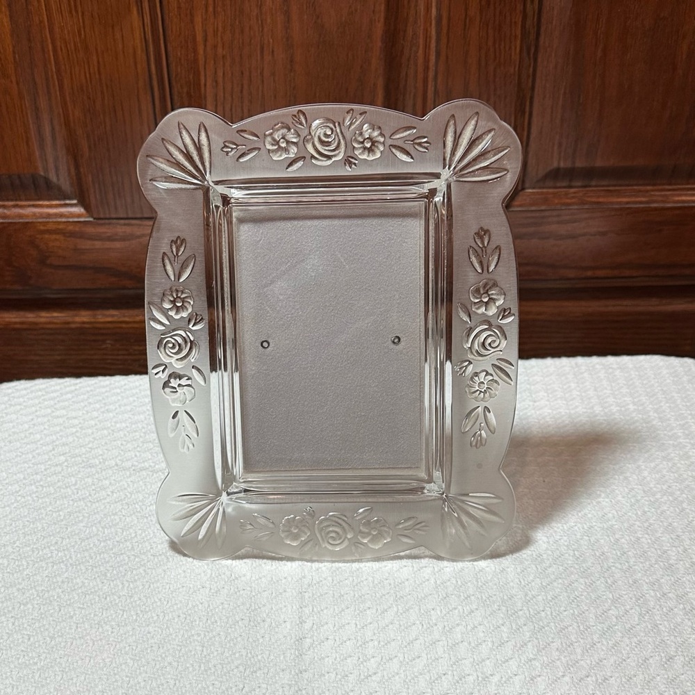 🖼️ ONEIDA Crystal Southern Garden Picture Frame